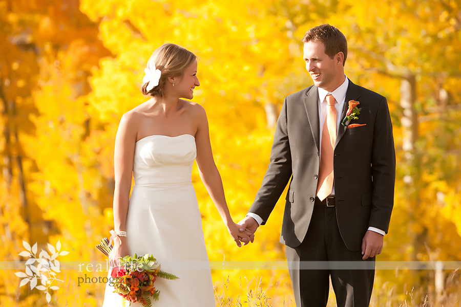 Telluride wedding couple in the peak fall beauty