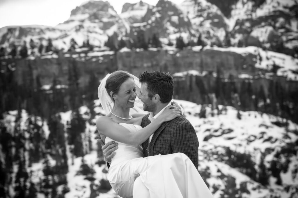 couple enjoys winter time in Ouray, CO